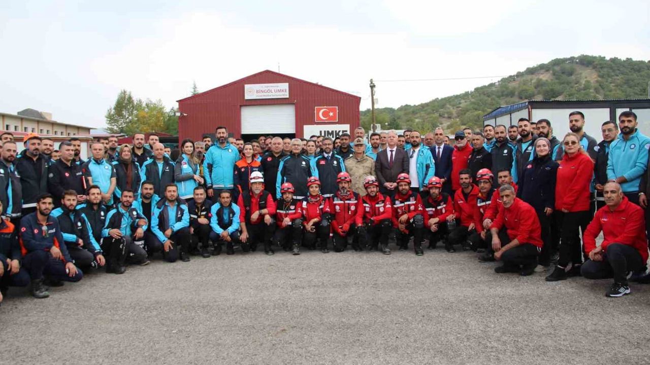 Bingöl’de lojistik merkezindeki deprem tatbikatı sahayı gerçeğe çevirdi