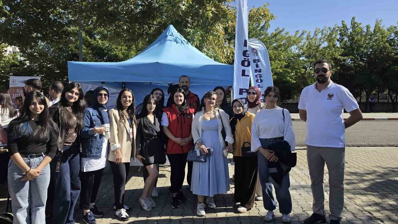 Bingöl'de okullarda 'El Ele Güvenli Geleceğe' ile terör bilinci yayılıyor