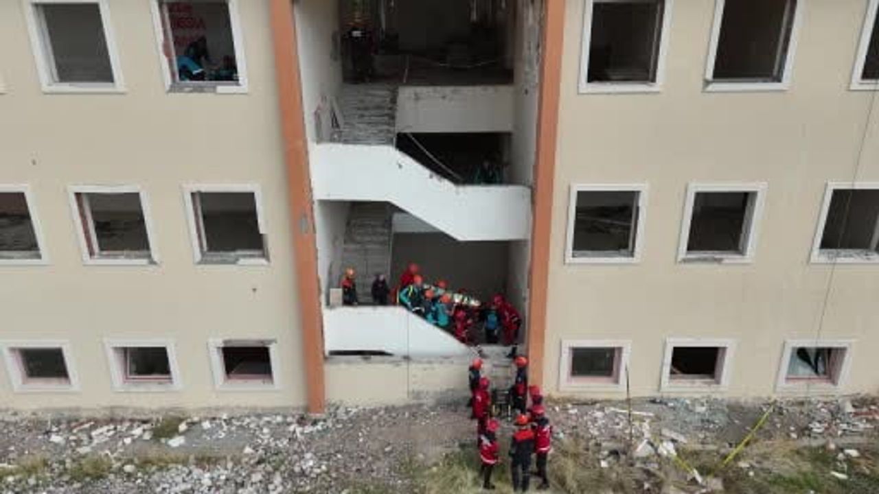 Bingöl’de tatbikat, ekiplerin müdahale ve koordinasyon yeteneğini gerçeğe yakın koşullarda sınadı