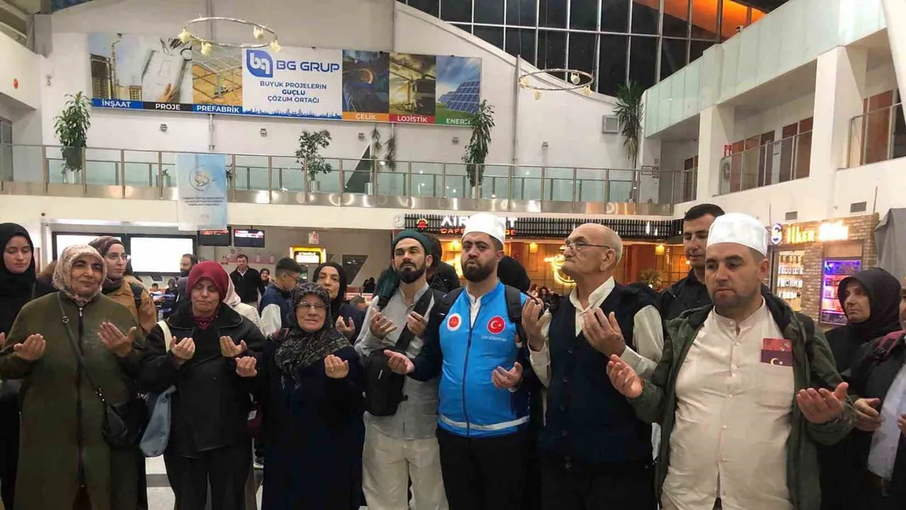 Bir paylaşım umre hayalini gerçeğe taşıdı