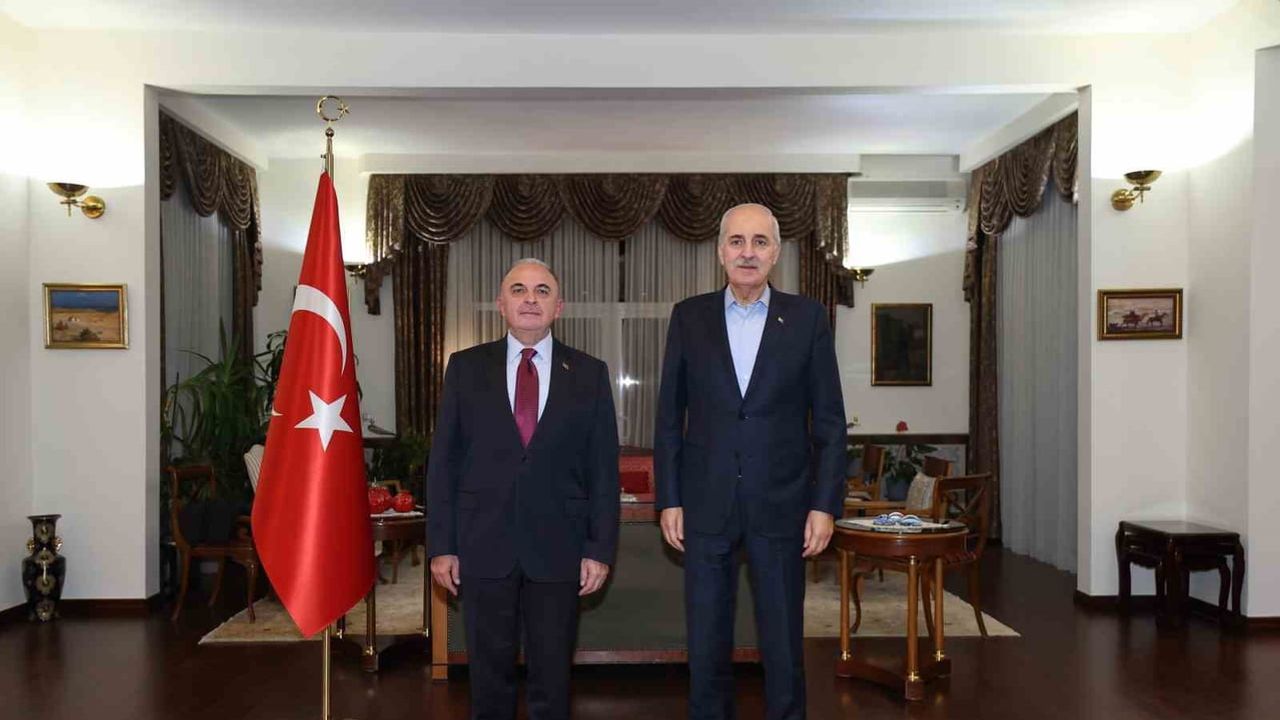 Bişkek'te Kurtulmuş ile Öztürkler büyükelçiliği ziyaret etti