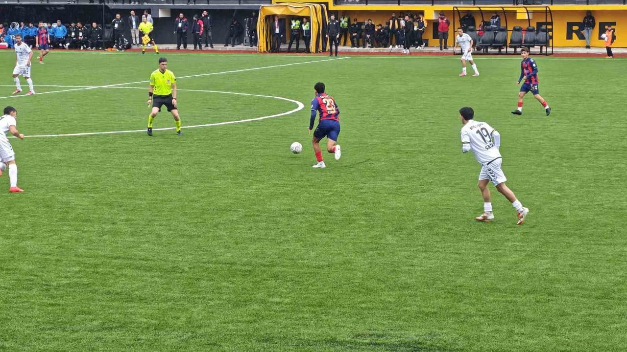 Bitlis Spor 1916 sahasında farka gidip kupada tura çıktı