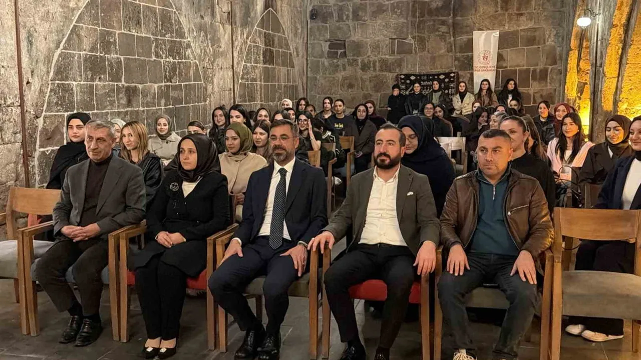 Bitlis'te gençler kadim şehirle buluştu: kültür, tanışma ve kardeşlik