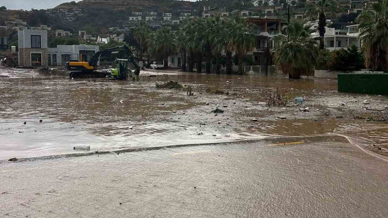 Bodrum’da sağanak yaşamı olumsuz etkiledi