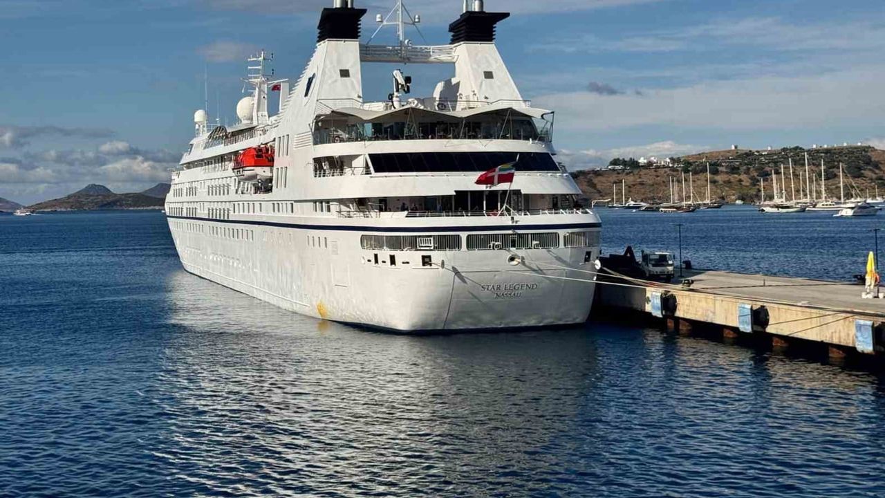 Bodrum limanında hareketlilik: Star Legend yolcuları keşfe çıktı