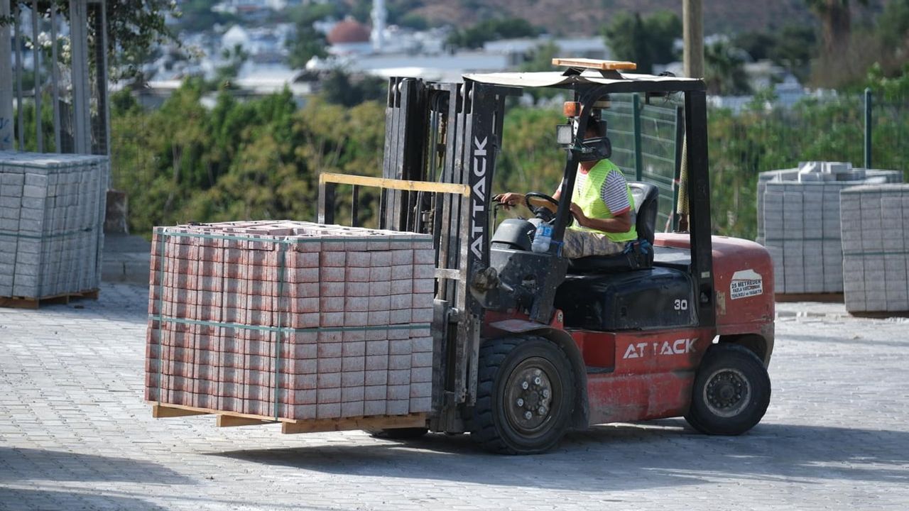 Bodrum sokaklarında kapsamlı parke yenileme çalışması