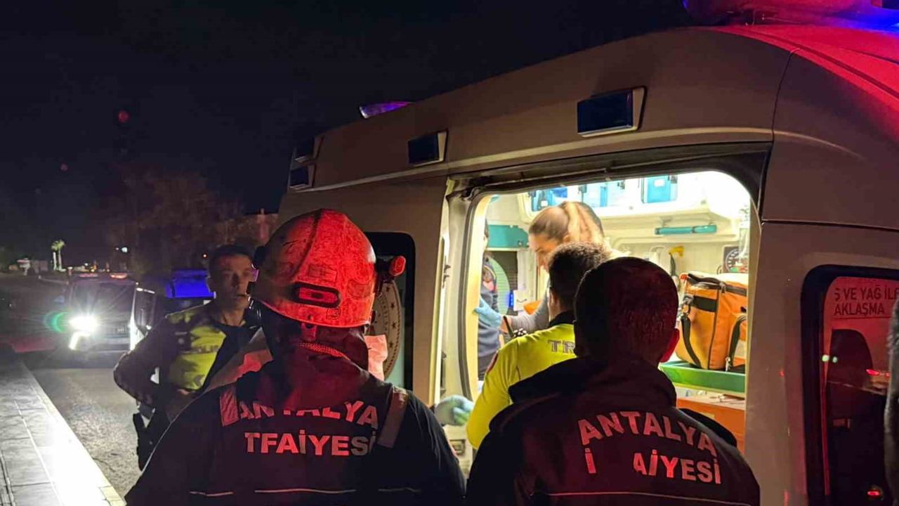 Boğazkent'te sulama kanalına uçan araçta mahsur kalan iki kişi itfaiye müdahalesiyle kurtarıldı