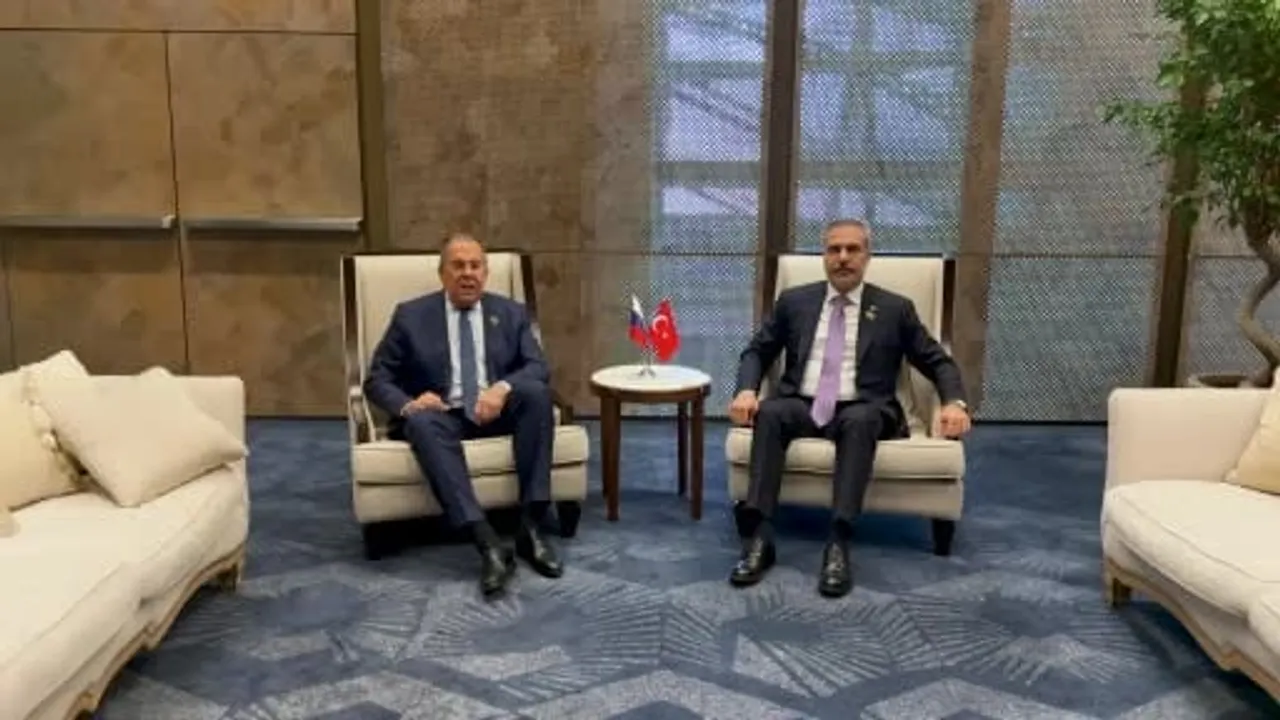 Bölgesel gündemde görüşme: Fidan ve Lavrov Bakü'de buluştu