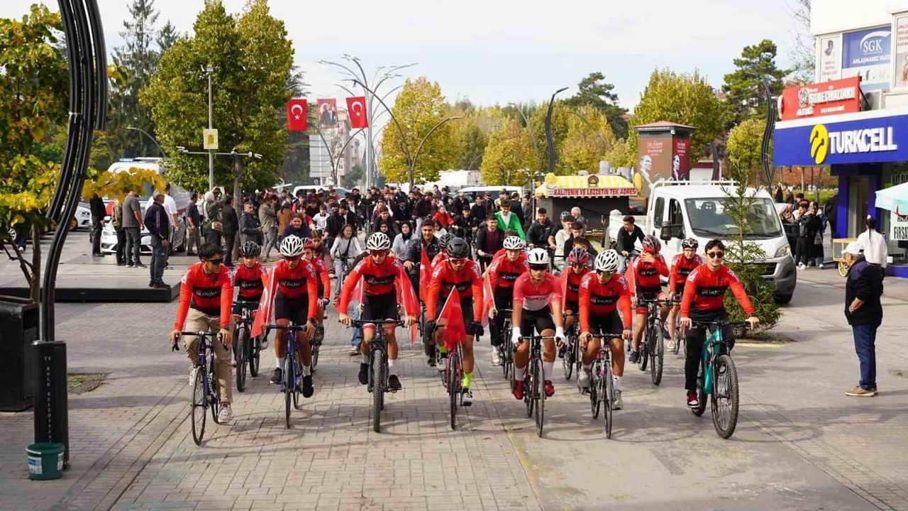 bolu’da cumhuriyet coşkusu pedallarla yaşandı
