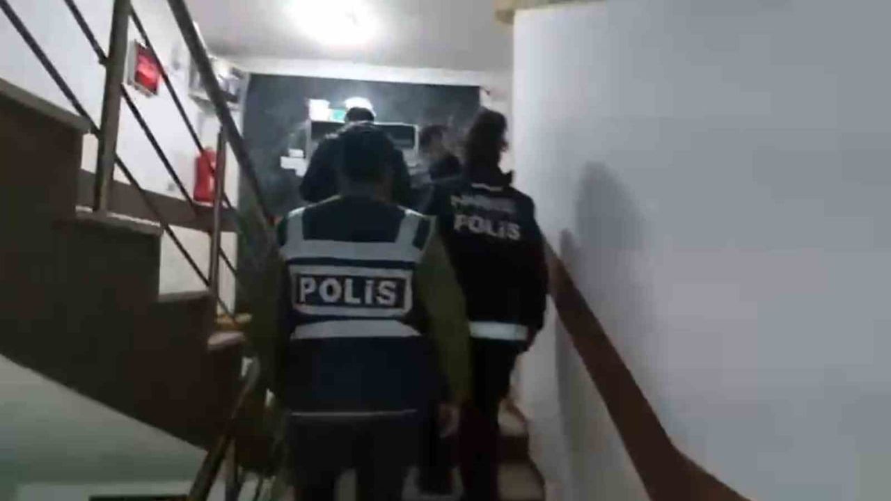 Bolu'da gençleri etkileyen silah paylaşımlarına operasyon