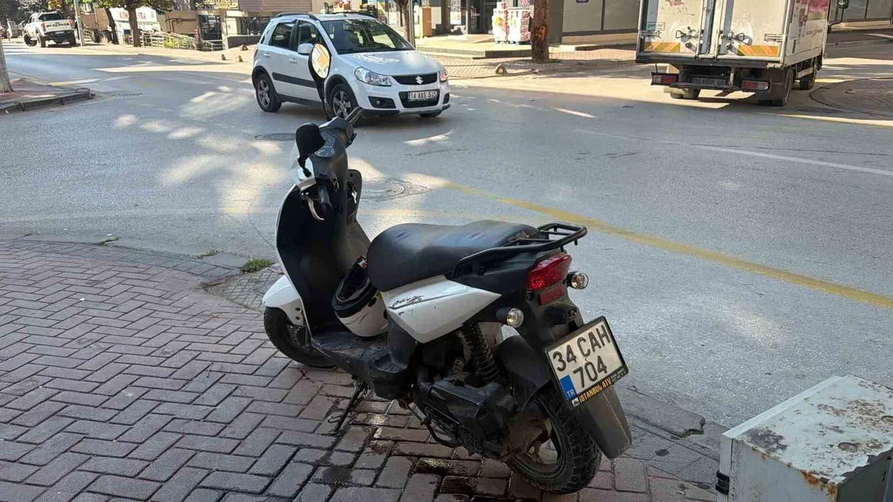 Bolu'da kavşakta çarpışma: motosiklet yolcusu yaralandı