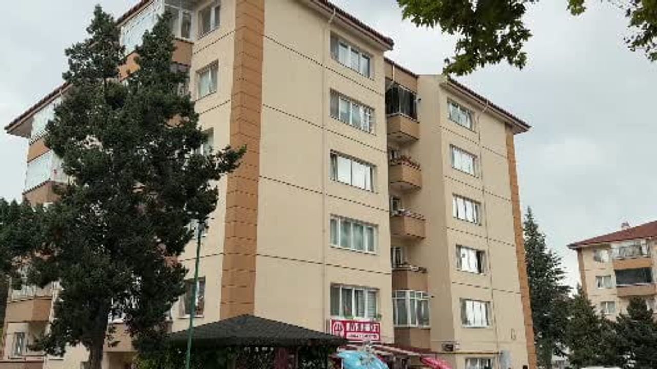 Bolu'da panodan yükselen alev ve duman apartmanı sardı