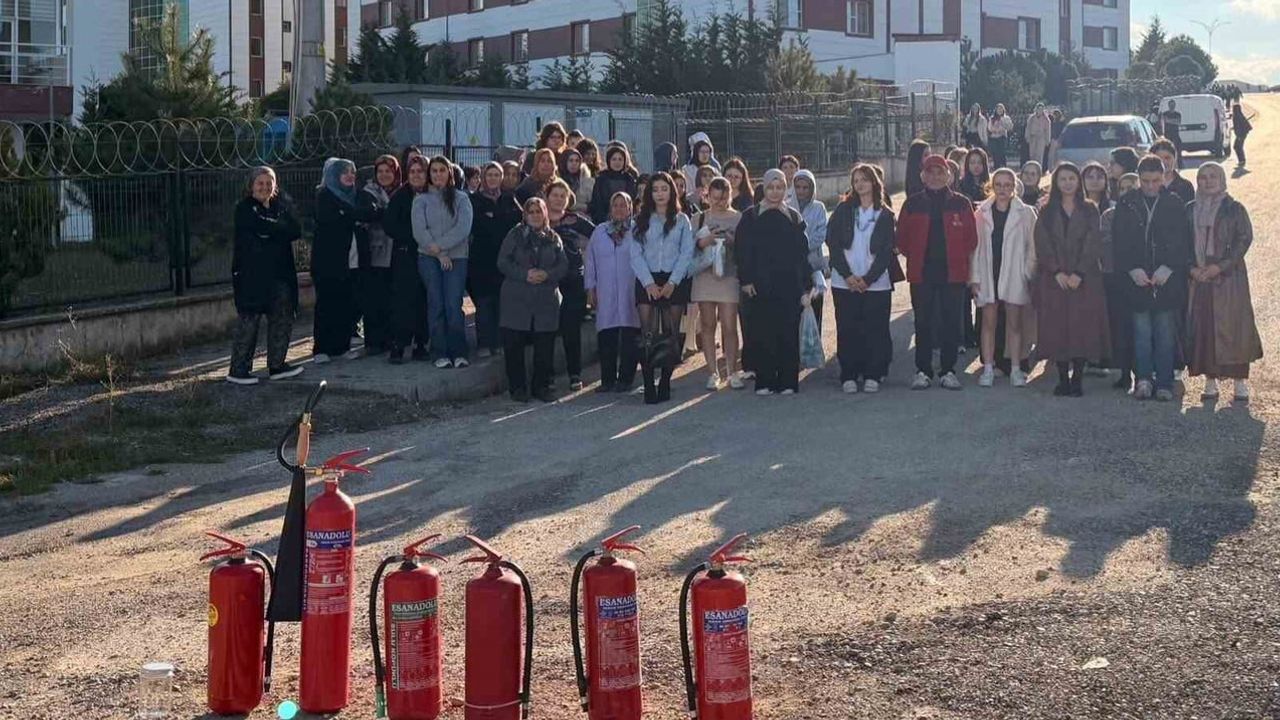 Bolu'da yurt sakinleri afetlere hazırlık sınavından geçti: Seyyide Nefise'de tatbikat