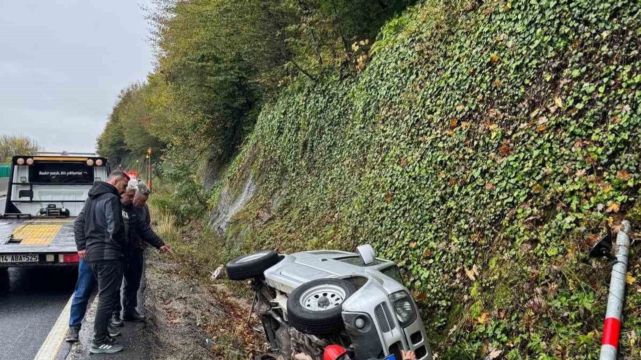 Bolu Dağı’nda direksiyon hakimiyeti kaybolan cip kanala düştü