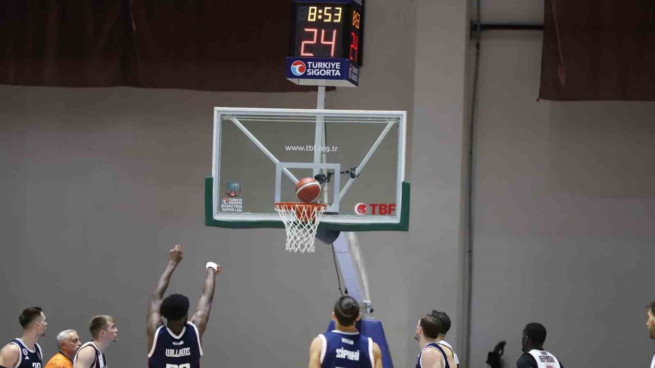 Bordo Basketbol sahasında lider Bahçeşehir'i 103-88 yendi