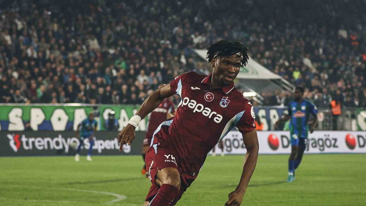 Borelli'nin iki golü Çaykur Rizespor'u ilk yarıda öne geçirdi