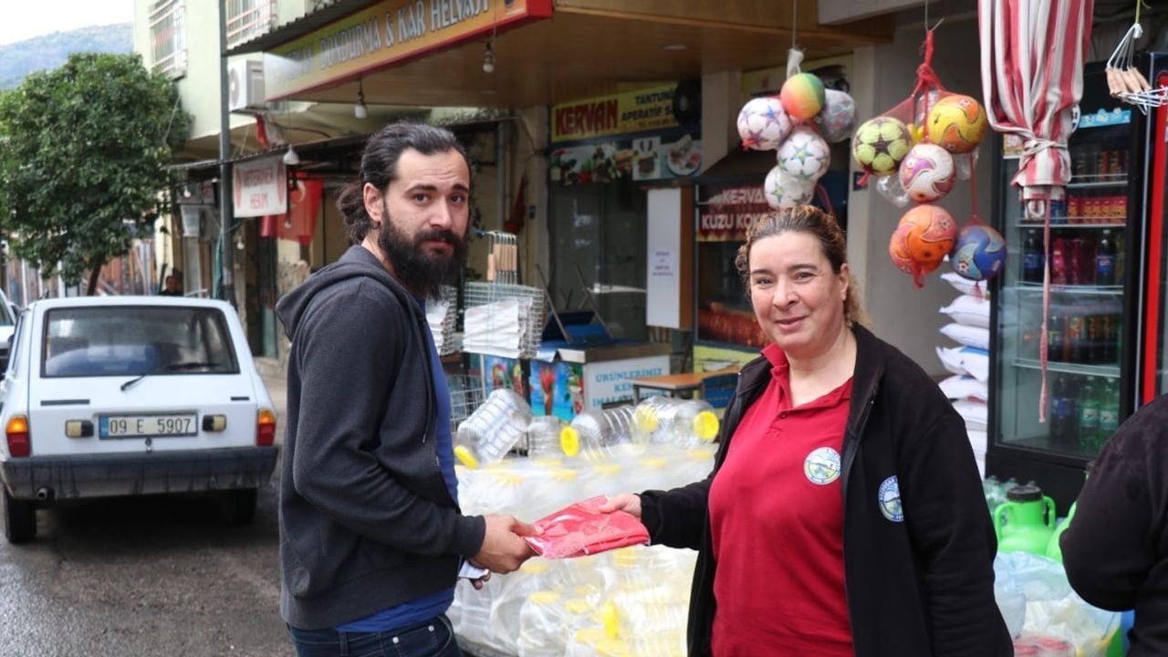 Bozdoğan’da kırmızı beyaz seferberliği: evler ve iş yerleri bayraklarla donatılıyor