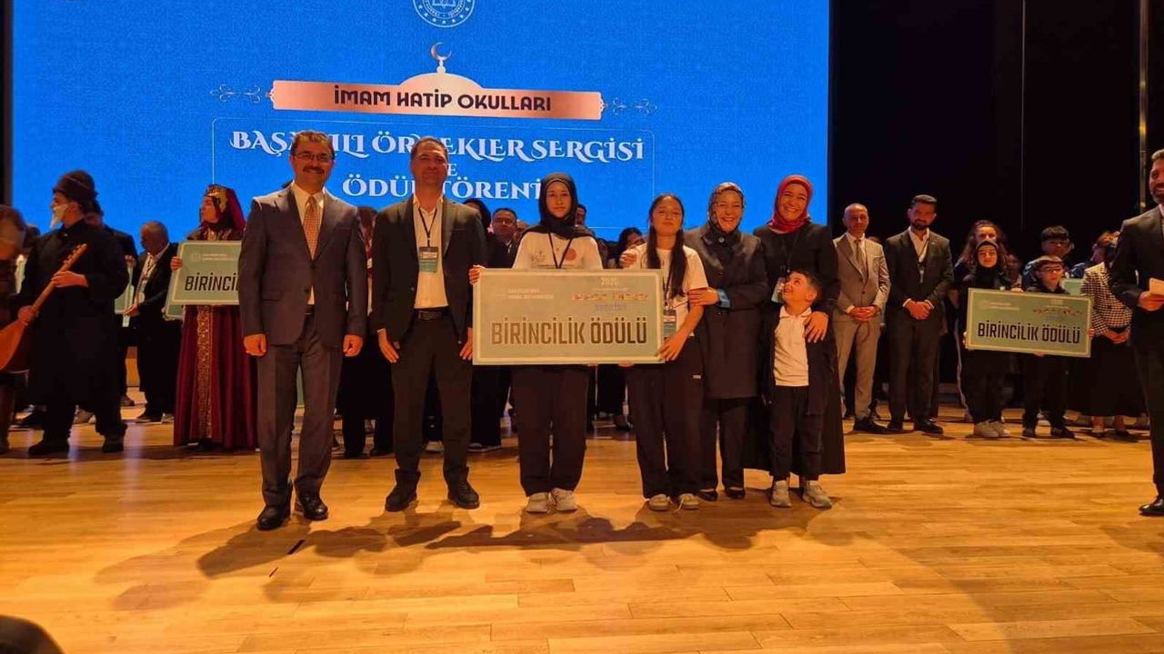 Bozüyük’te öğrencilerin ortak projesi sergide Türkiye birincisi oldu