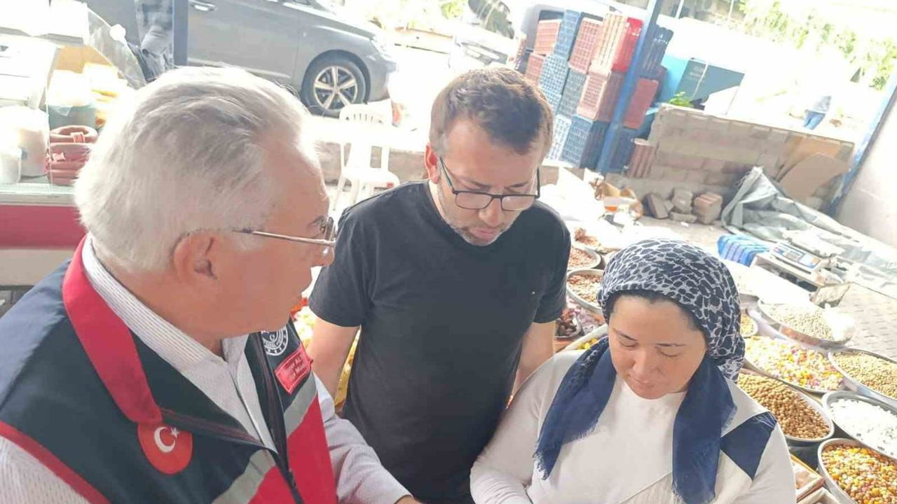 Buharkent'te pazarlar titizlikle denetlendi, tüketici sağlığı öncelik