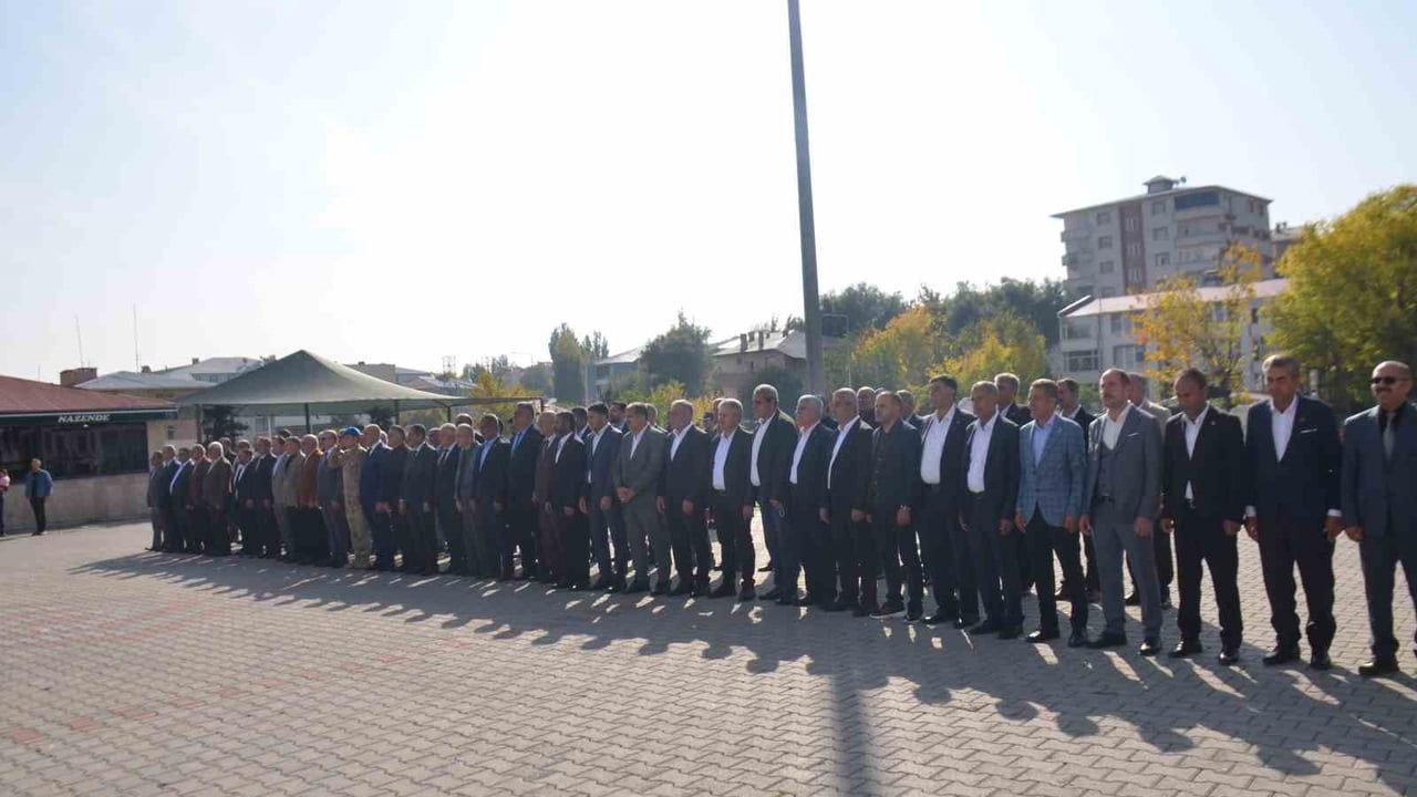 Bulanık’ta muhtarlık görevinin önemi kent meydanında vurgulandı