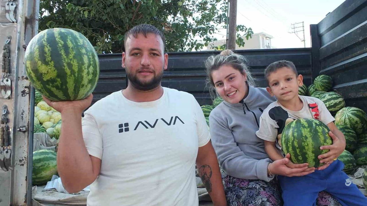 Burhaniye'de turfanda karpuzda talep ve fiyat yüzleri güldürdü