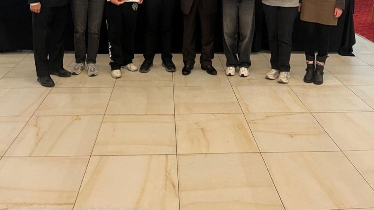 Burhaniye'nin gençleri çevre bilgi yarışmasında Balıkesir ikinciliğini kazandı