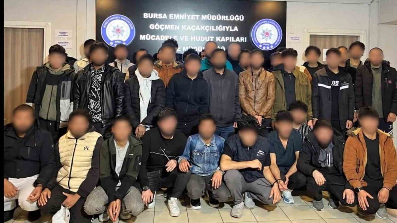 Bursa'da İzmir bağlantılı göçmen kaçakçılığı şebekesine operasyon: 11 gözaltı
