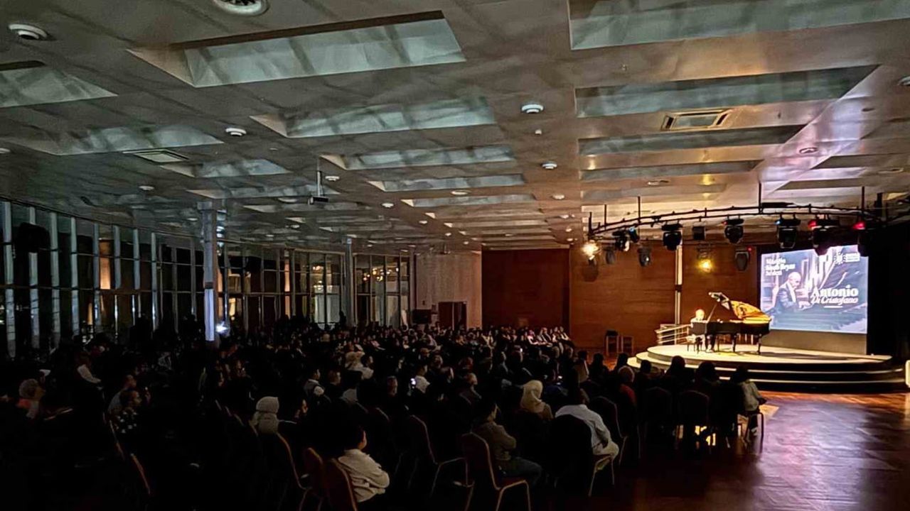 Bursa'da piyanonun evrensel dili: Antonio Di Cristofano sahnede