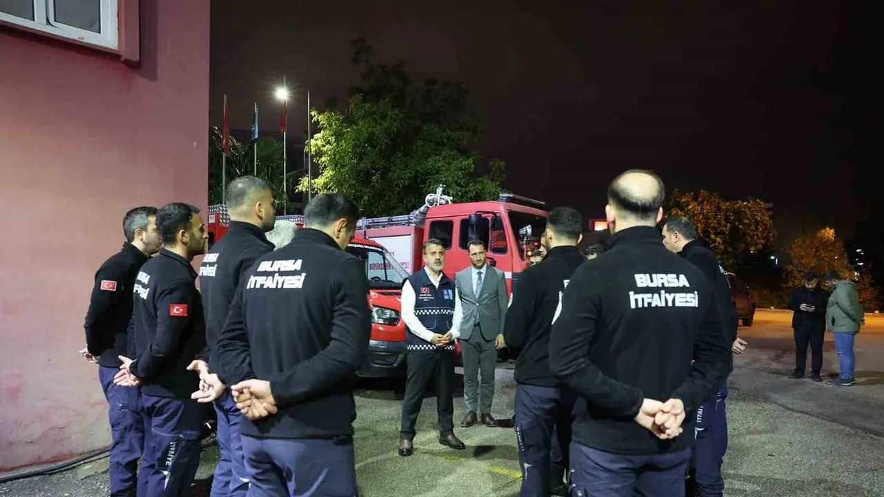 Bursa’da yağış nöbeti: bin 1.126 personel ve 439 araç sahada hazır