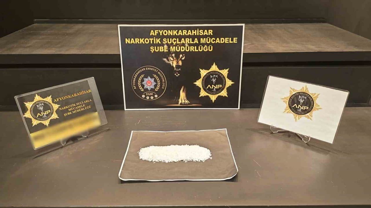 Bursa'dan getirilen uyuşturucu Afyonkarahisar'da ele geçirildi, 3 kişi tutuklandı