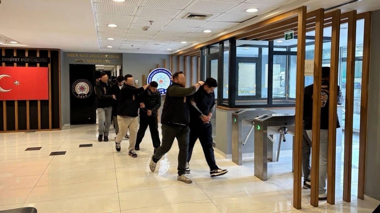 Bursa'dan üç ilde eş zamanlı operasyon: siber dolandırıcılık soruşturmasında 4 tutuklama