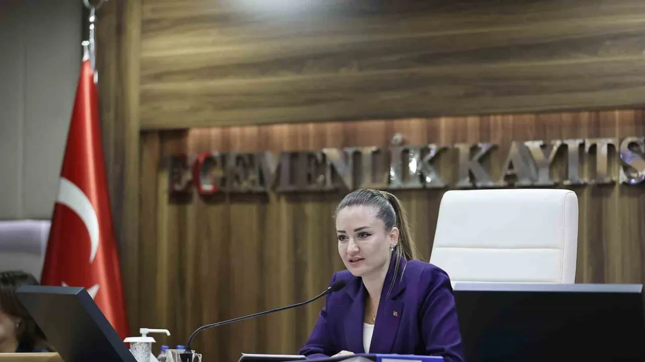 Büşra Özdemir'den spekülasyonlara nezaket çağrısı