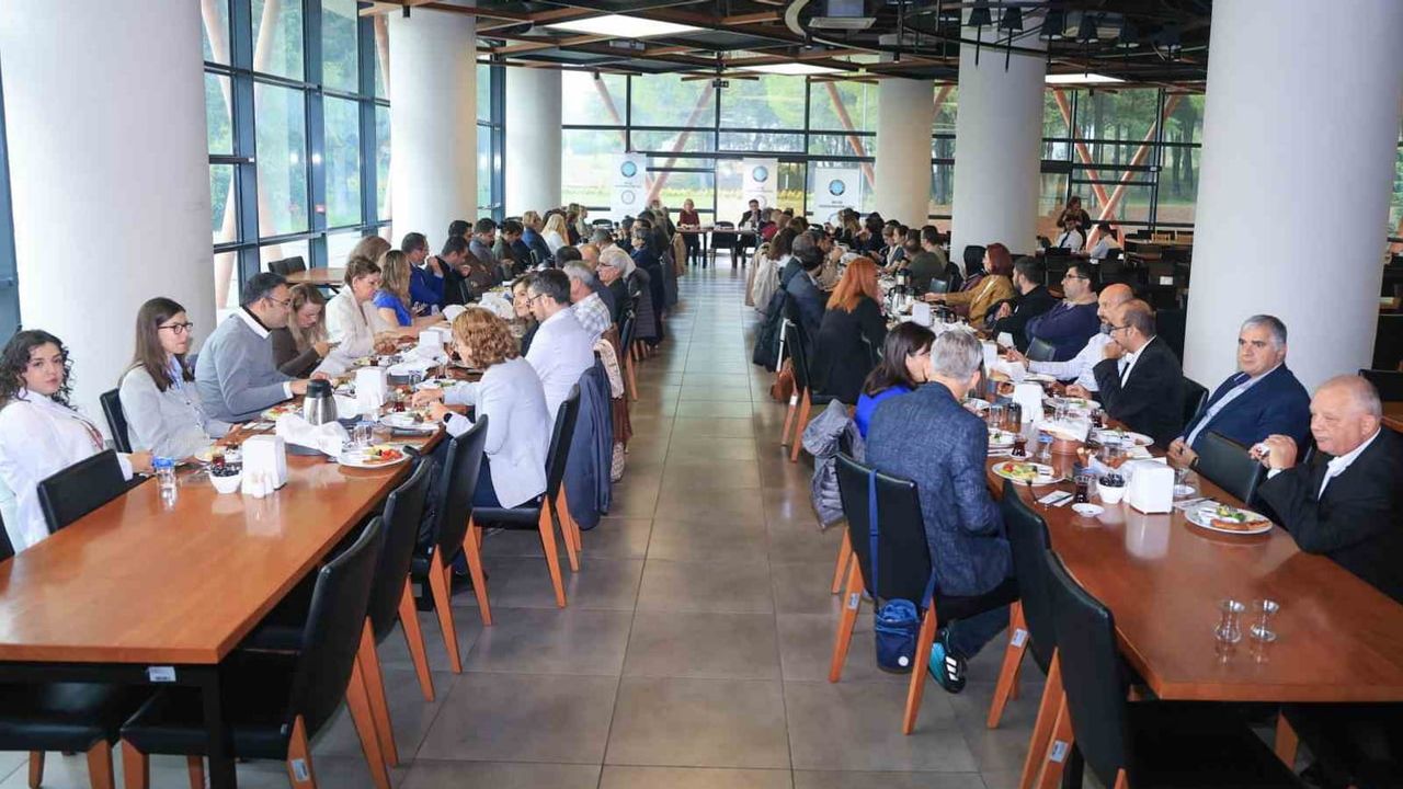 BUÜ akademik başarı buluşmalarıyle a2 hedefini büyütüyor