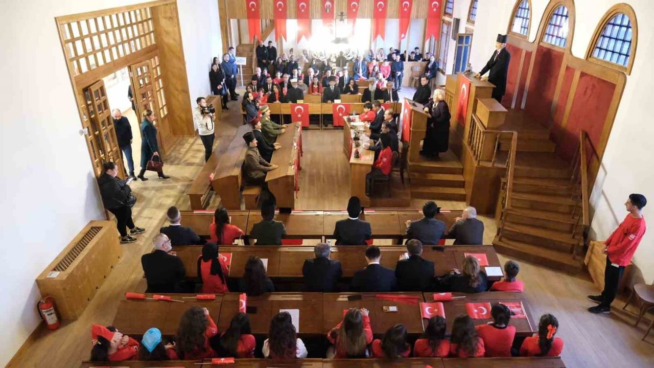 Büyükçekmece'de müze salonunda cumhuriyetin 103. yılı anıldı