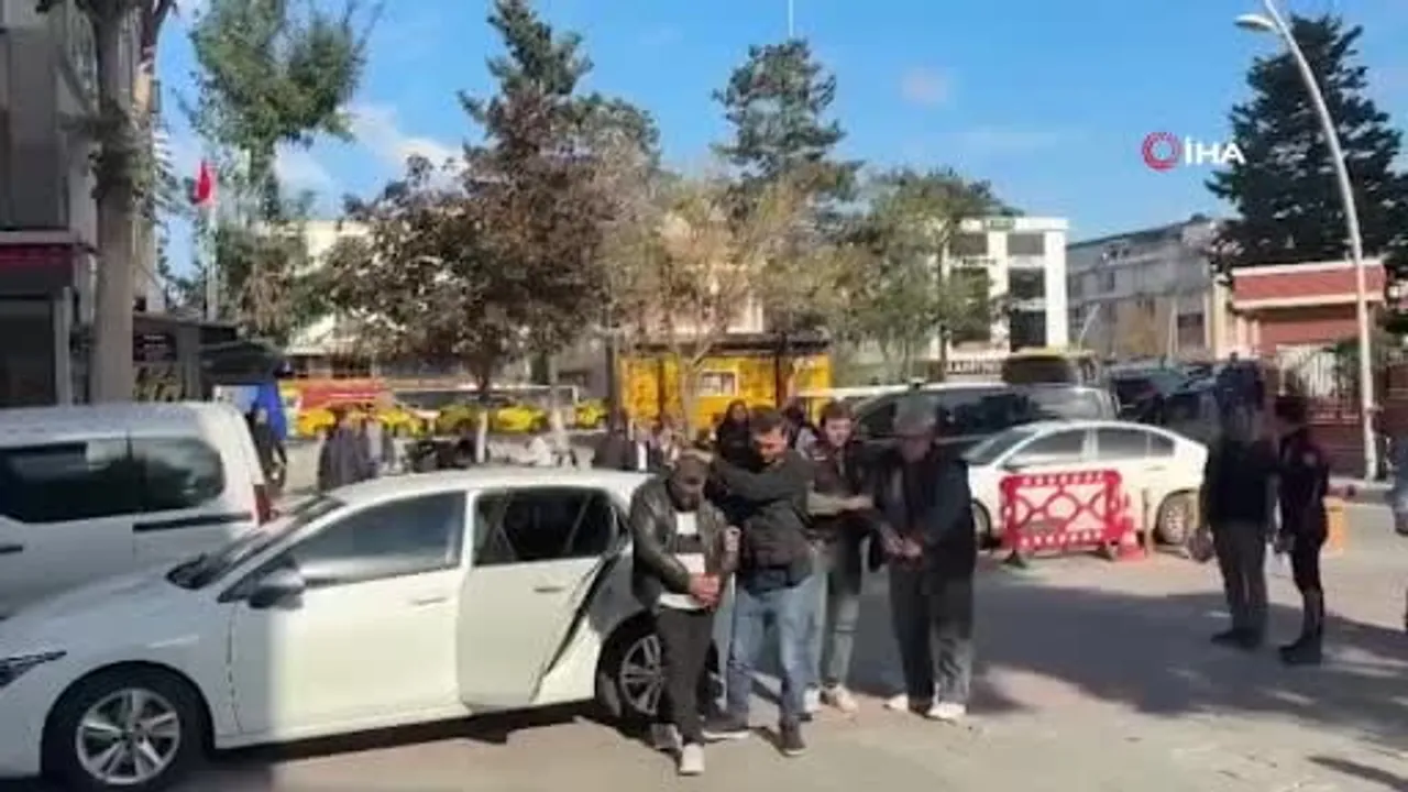 Büyükçekmece'de 'savcı' kimliğine bürünüp milyonları alan şüpheli tutuklandı