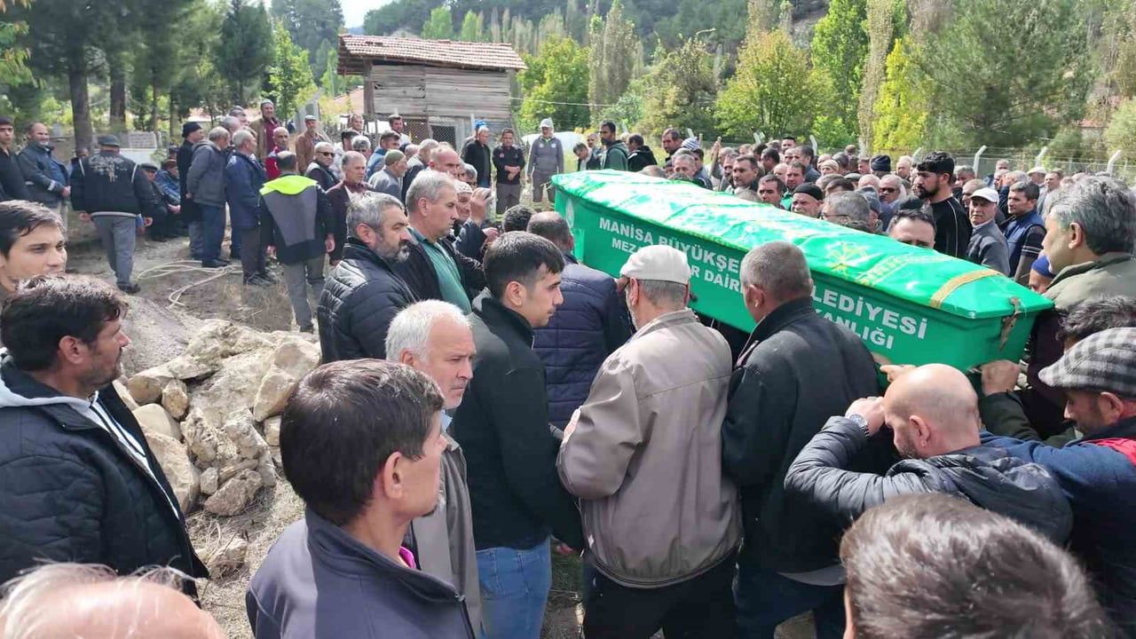 Çameli'de tören: Soma'da yaşamını yitiren madenci Halit Ersay defnedildi