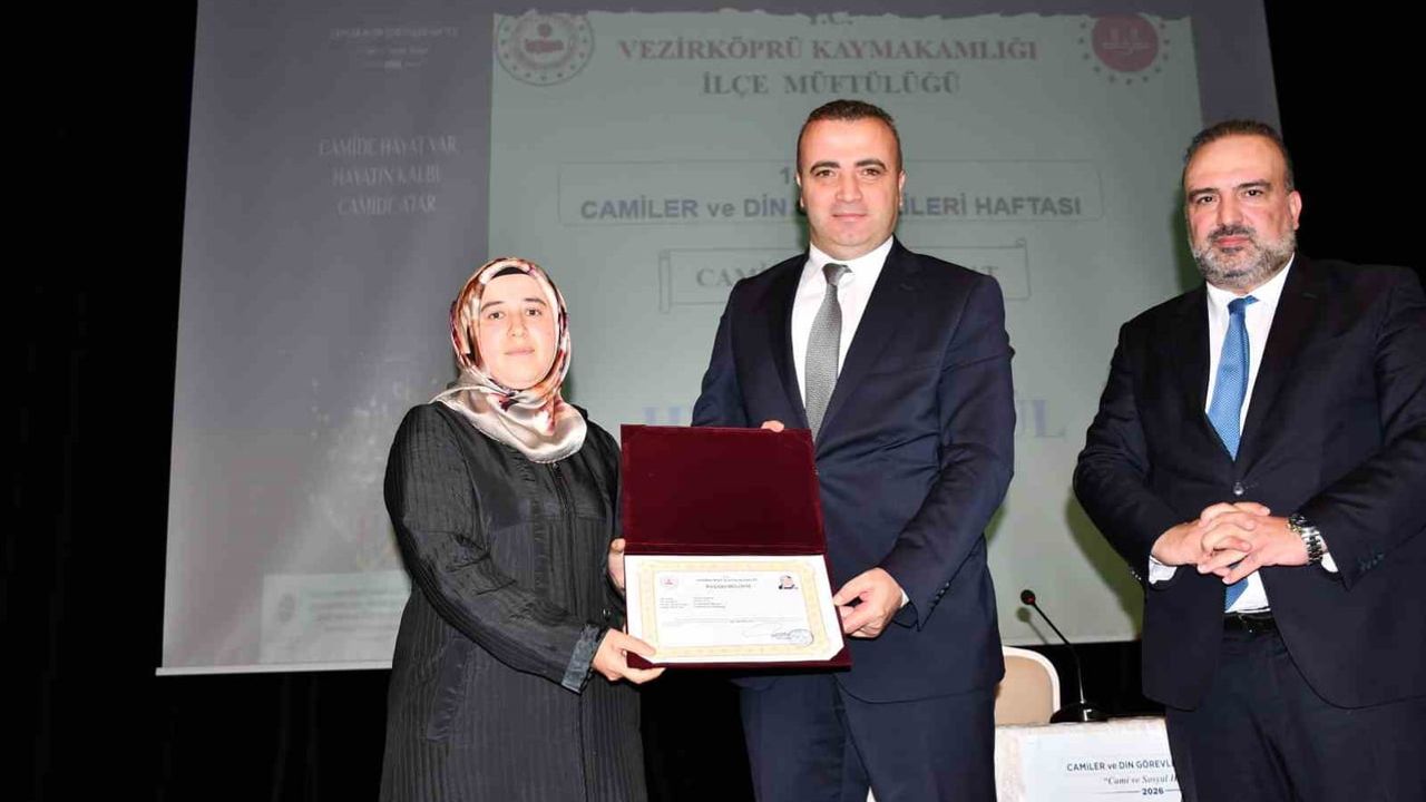 Camiler buluşturdu: Vezirköprü'de din görevlileri haftası buluşması