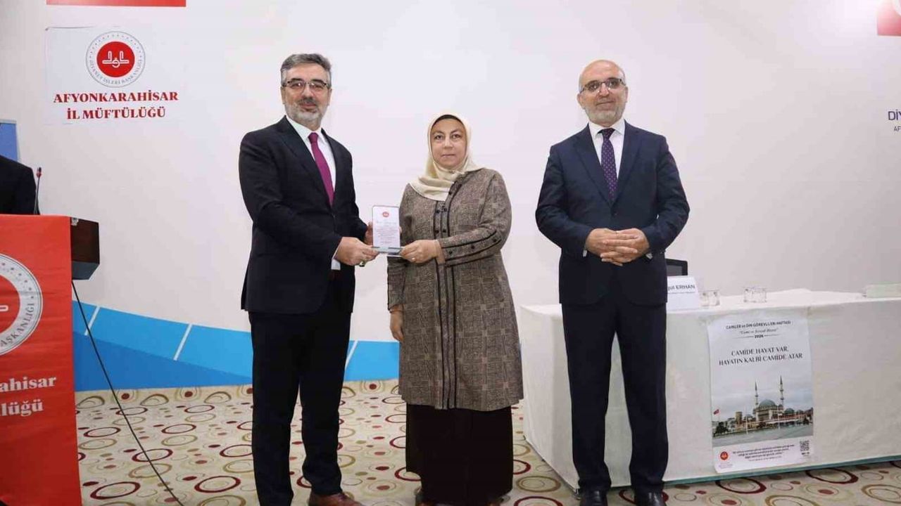 Camiler haftasında Afyonkarahisar'da din görevlilerine vefa ve konferans