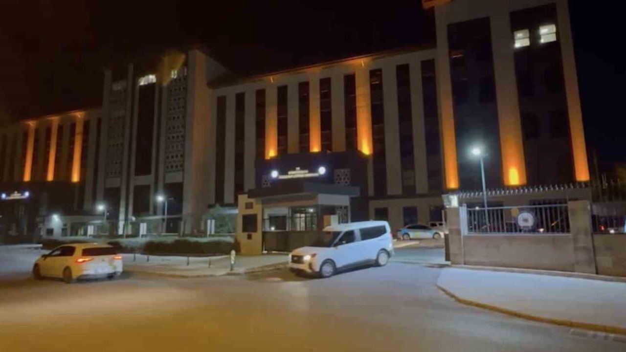 Çanakkale'de deniz yoluna hazırlanırken yakalandılar: 81 kaçak göçmen ve 8 organizatör