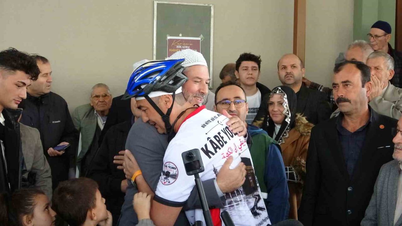 Çanakkale'den kıbleye pedal çeken Tecimen: tevekkülle yola çıktı