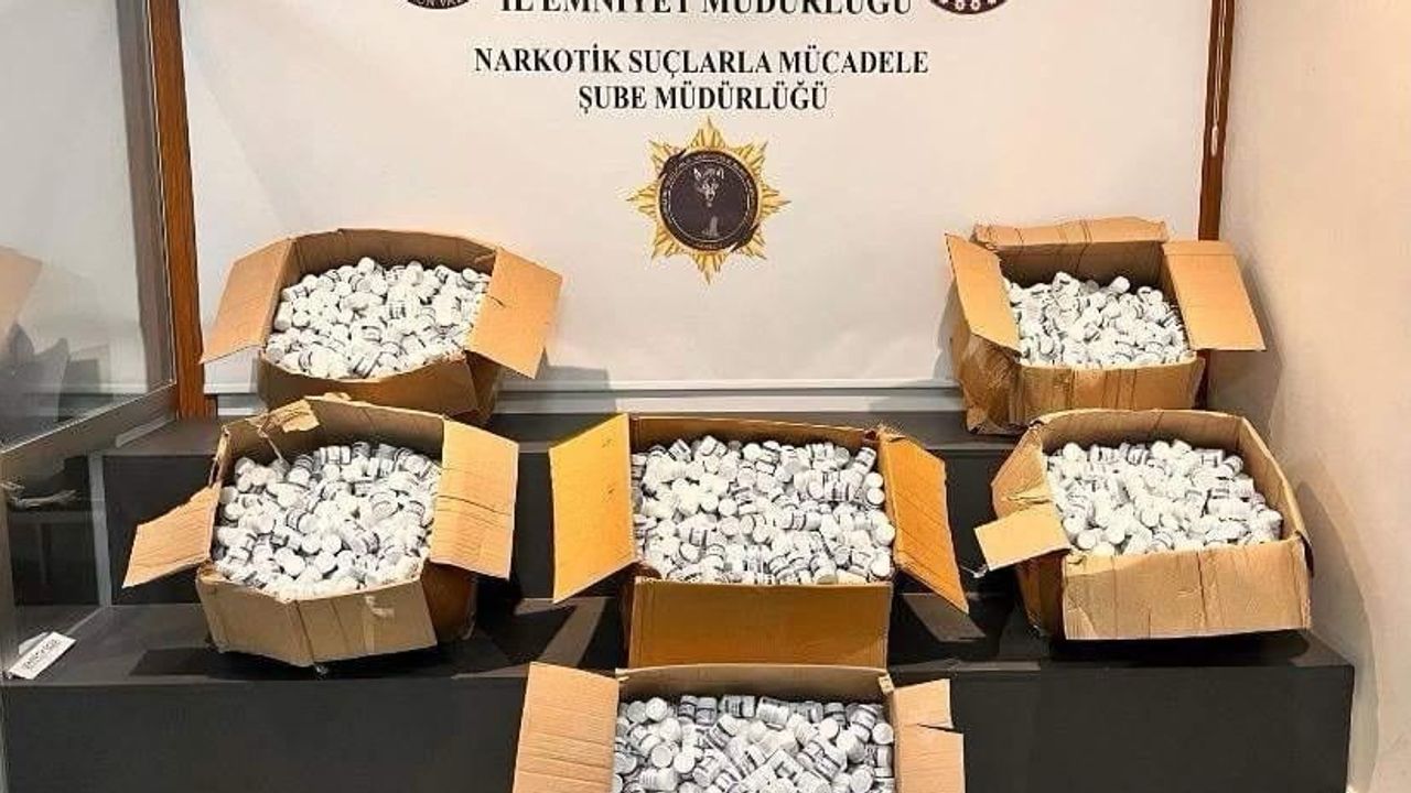Canik'te uyuşturucu operasyonunda 273 bin 300 hapla 3 kişi gözaltına alındı