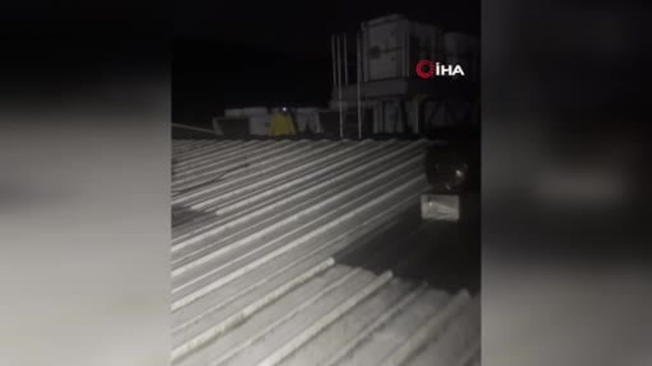 Çatıdan geçip botla tahliye: Kemerburgaz'da jandarmanın hızlı müdahalesi