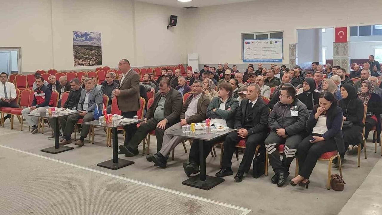 Çavdarhisar'da kırsal kalkınma hibeleri üreticilere anlatıldı