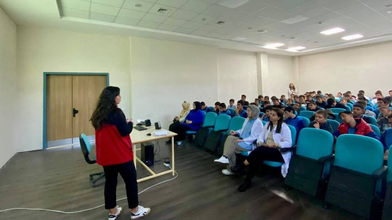 Çay'da gençlere güvenilir gıda bilinci aşılandı
