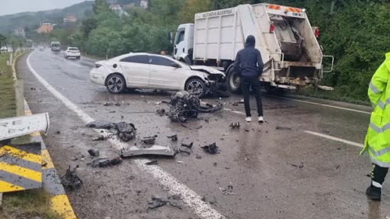 Çaycuma karayolunda bariyerlere çarpan araç sürücüsü yaralandı