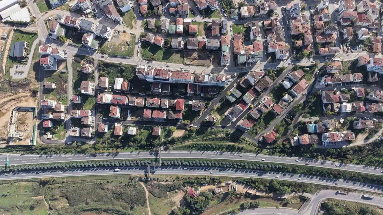 Çayırova'da Atatürk Mahallesi'nin yolları baştan aşağı yenileniyor