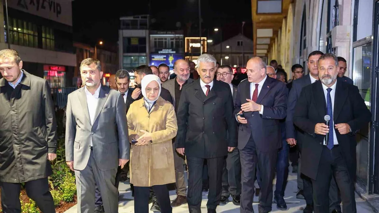 cedidiye kent meydanı'nda 51 dükkan yatırımcılara tanıtıldı