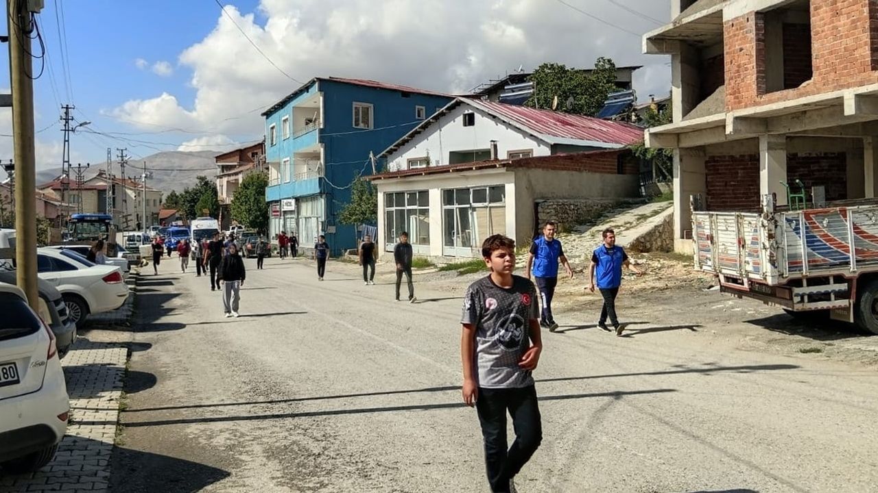Çelikhan'da amatör spor haftasında ödüllü atletizm koşusu