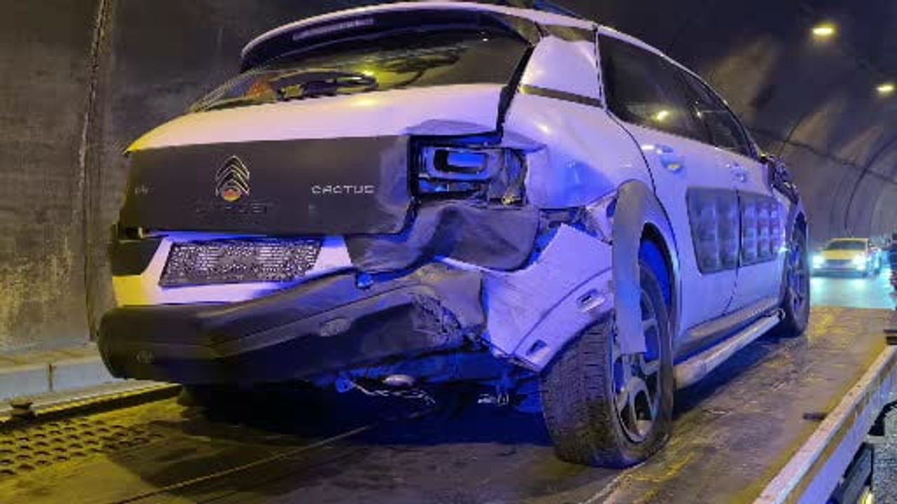 Cenaze rotasında panik: Bolu Dağı Tüneli'nde arkadan çarpan tır kaçtı
