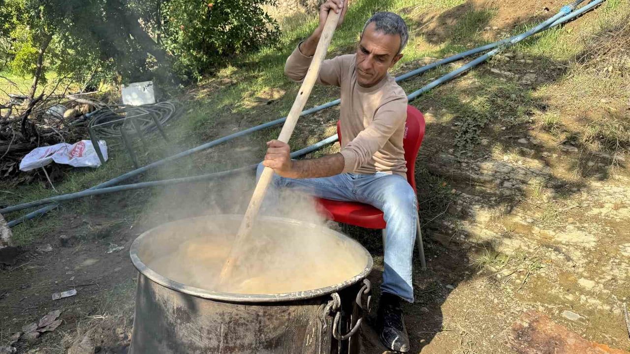 Çermik'te bağbozumu: pestil ve cevizli sucuk geleneği yeniden canlanıyor